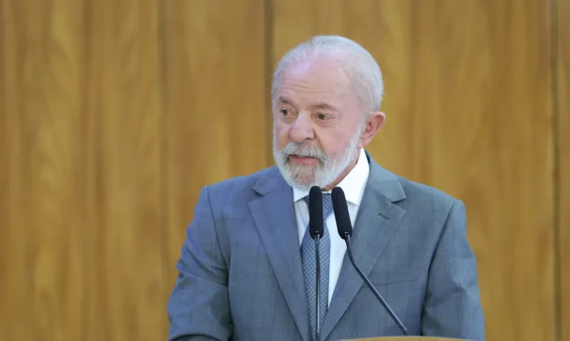 Lula veta aumento de número de deputados na Câmara