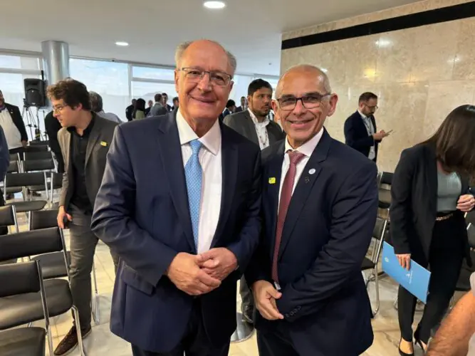 Ipem-AM participa de anúncio nacional de isenção da taxa de verificação de taxímetros